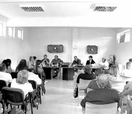 Dirigentes sindicales y trabajadores de Castileón, en la reunión