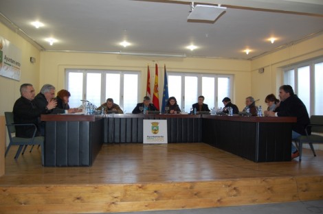 El alcalde, Juan Jesús Blanco, en el centro, interviene en el Pleno. El alcalde, Juan Jesús Blanco, en el centro, interviene en el Pleno.