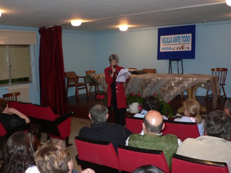 Asistentes al acto público organizado por Cives el sábado en el hogar del pensionista de Velilla. Asistentes al acto público organizado por Cives el sábado en el hogar del pensionista de Velilla.
