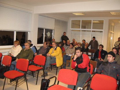 Asistentes a la reunión convocada ayer en UGT.