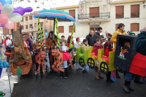 ‘La feria’, primer premio del concurso del carnaval en Velilla.