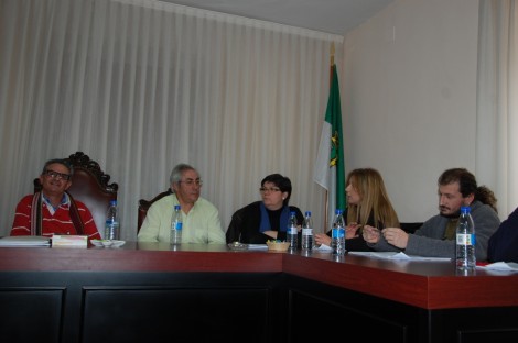 El alcalde, Manuel Maza, a la izquierda, con la corporación
